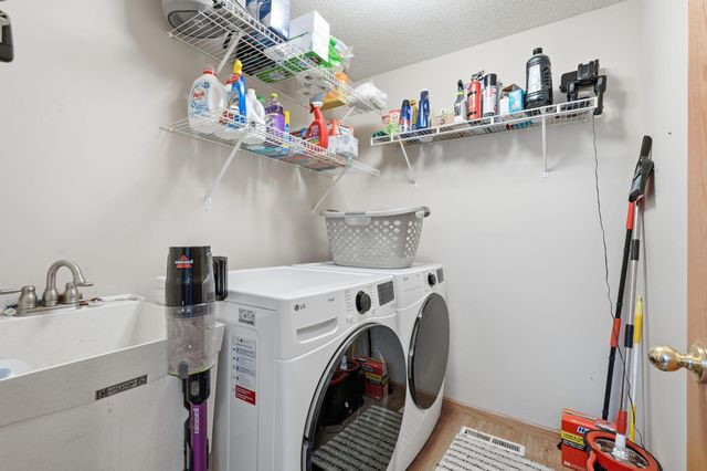 3909 93rd Avenue N, Brooklyn Park, MN 55443