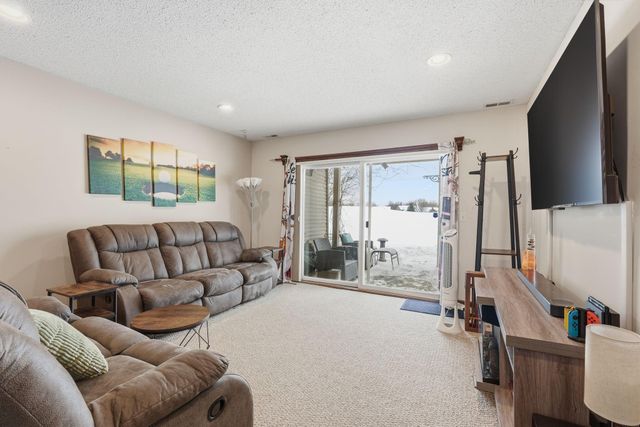 3909 93rd Avenue N, Brooklyn Park, MN 55443