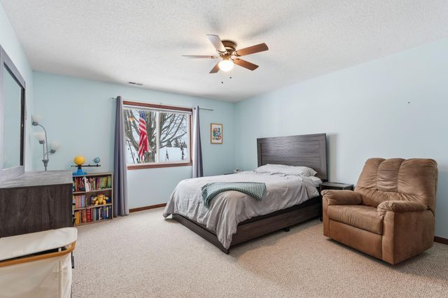 3909 93rd Avenue N, Brooklyn Park, MN 55443