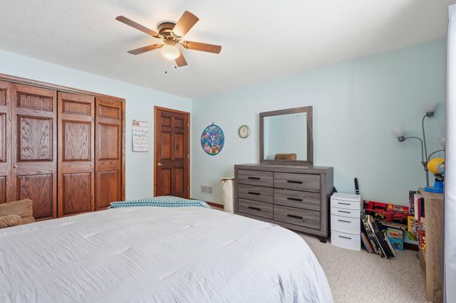 3909 93rd Avenue N, Brooklyn Park, MN 55443