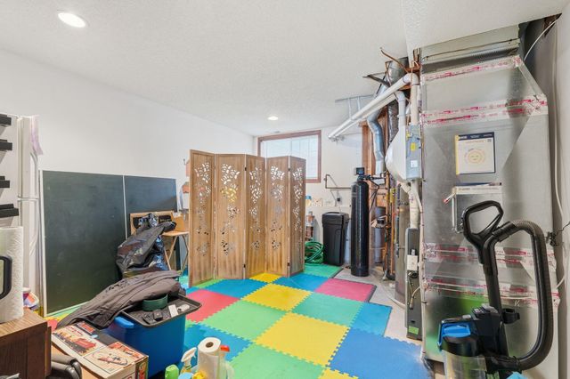 3909 93rd Avenue N, Brooklyn Park, MN 55443