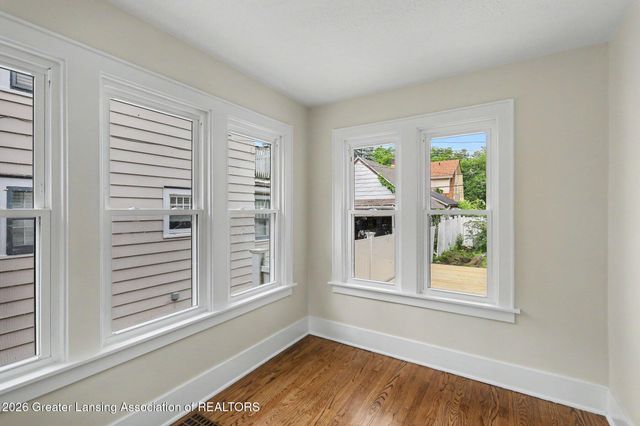 821 N Verlinden Avenue, Lansing, MI 48915