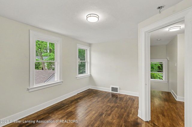821 N Verlinden Avenue, Lansing, MI 48915