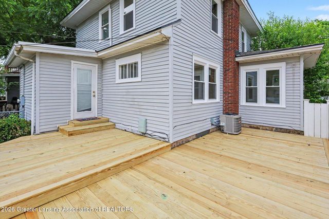 821 N Verlinden Avenue, Lansing, MI 48915