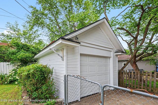 821 N Verlinden Avenue, Lansing, MI 48915