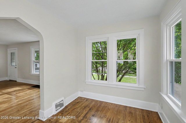 821 N Verlinden Avenue, Lansing, MI 48915