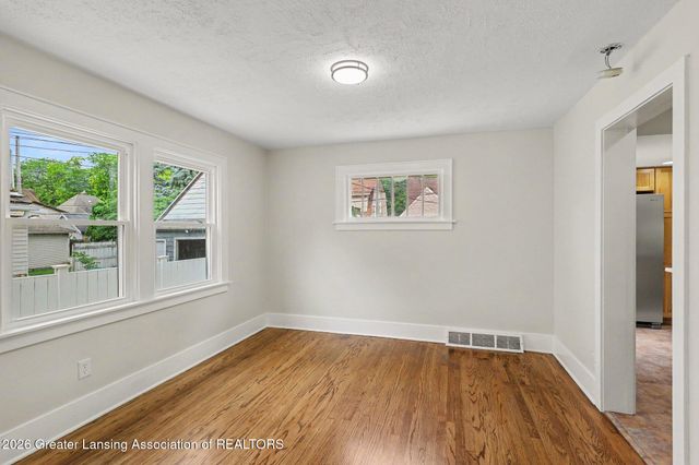 821 N Verlinden Avenue, Lansing, MI 48915