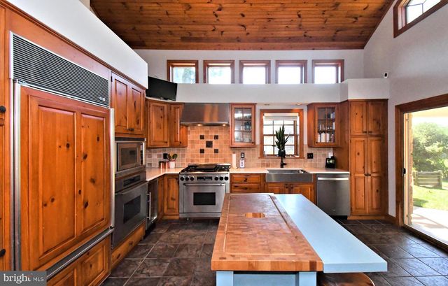 381 HOLLAND RD, Holland, PA 18966