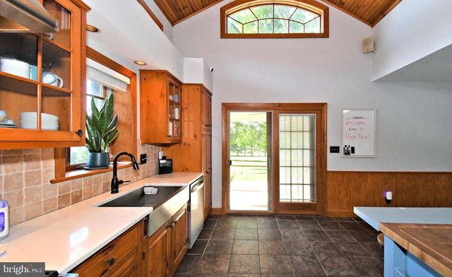 381 HOLLAND RD, Holland, PA 18966