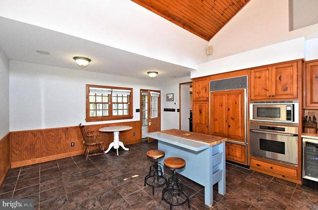 381 HOLLAND RD, Holland, PA 18966