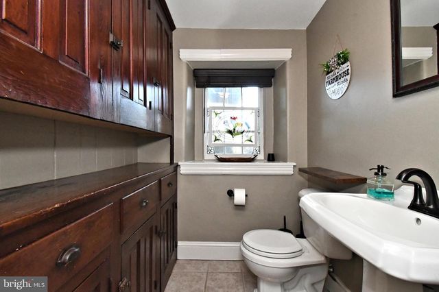 381 HOLLAND RD, Holland, PA 18966