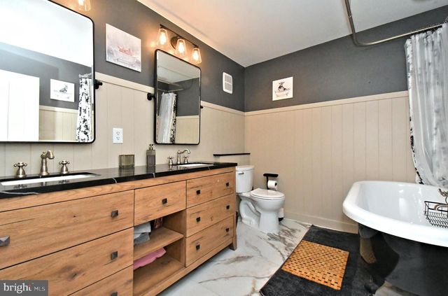 381 HOLLAND RD, Holland, PA 18966