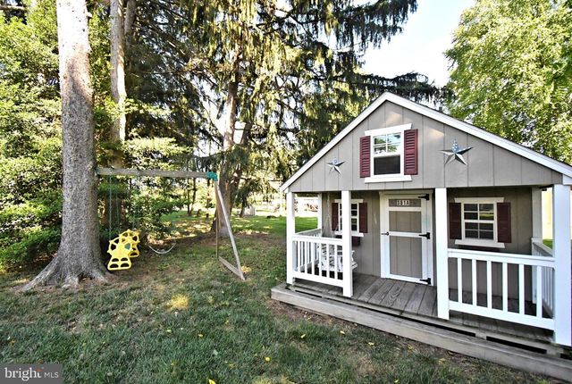 381 HOLLAND RD, Holland, PA 18966