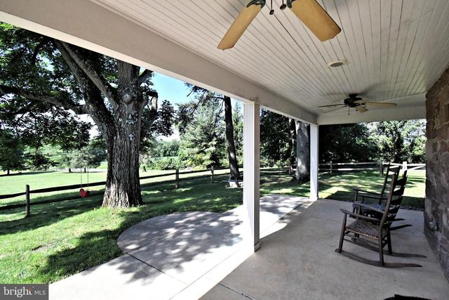 381 HOLLAND RD, Holland, PA 18966