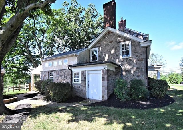 381 HOLLAND RD, Holland, PA 18966
