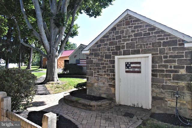 381 HOLLAND RD, Holland, PA 18966