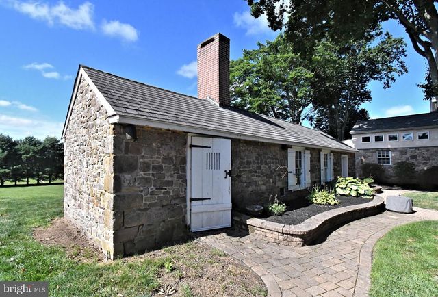 381 HOLLAND RD, Holland, PA 18966