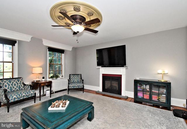 381 HOLLAND RD, Holland, PA 18966