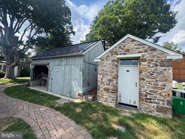 381 HOLLAND RD, Holland, PA 18966