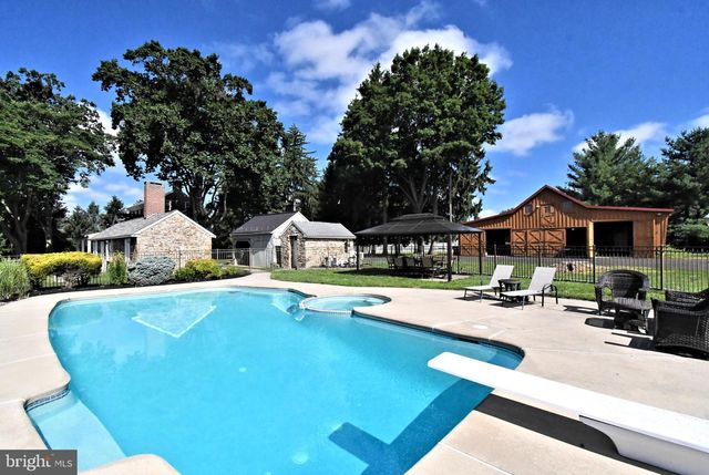 381 HOLLAND RD, Holland, PA 18966