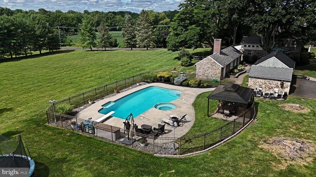 381 HOLLAND RD, Holland, PA 18966