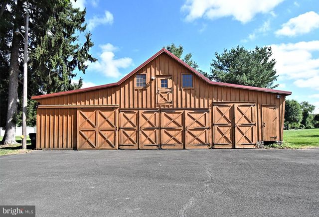 381 HOLLAND RD, Holland, PA 18966