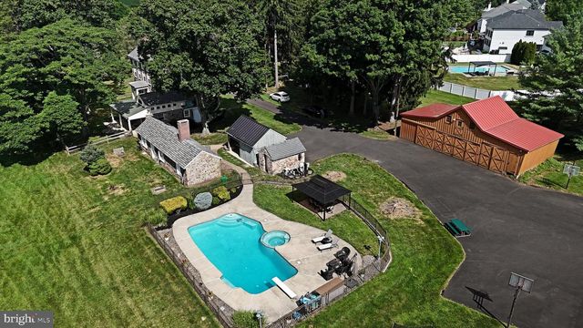 381 HOLLAND RD, Holland, PA 18966