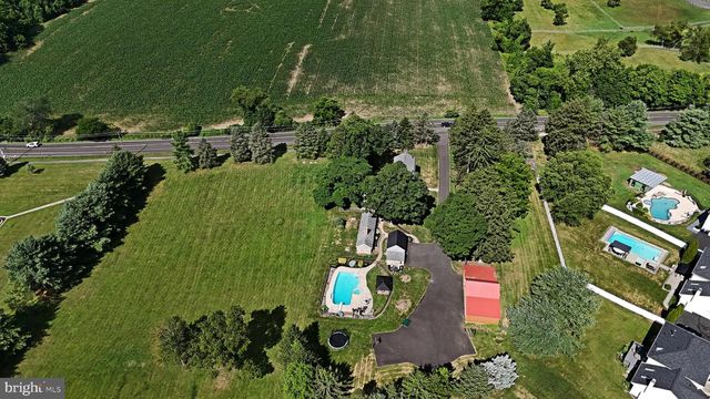 381 HOLLAND RD, Holland, PA 18966