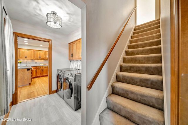 839 Lake Forest Pkwy, Louisville, KY 40245