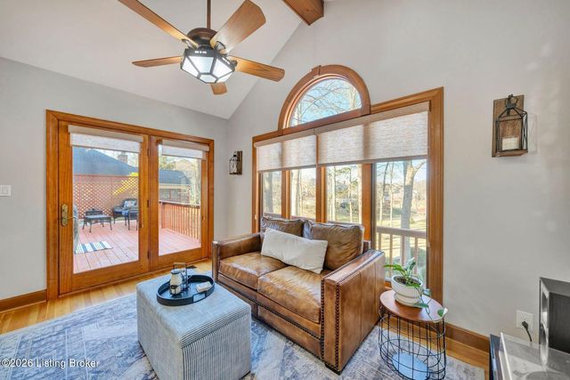 839 Lake Forest Pkwy, Louisville, KY 40245