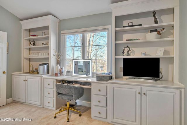 839 Lake Forest Pkwy, Louisville, KY 40245