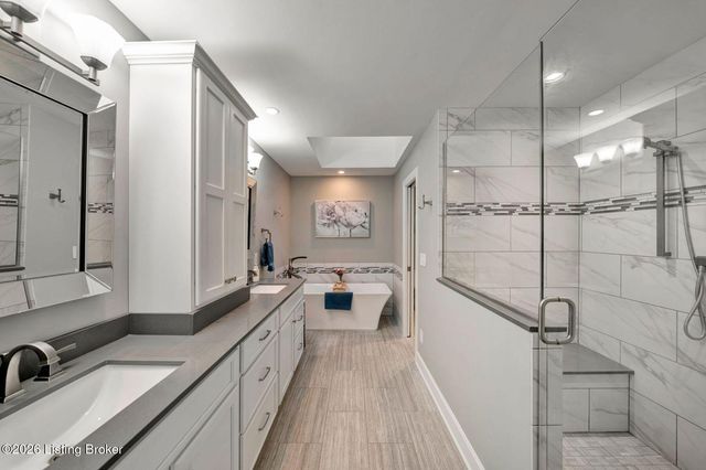 839 Lake Forest Pkwy, Louisville, KY 40245