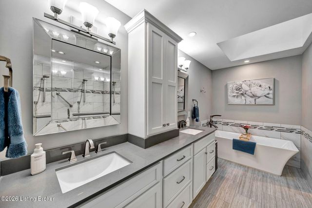 839 Lake Forest Pkwy, Louisville, KY 40245