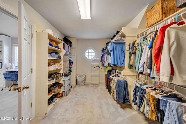 839 Lake Forest Pkwy, Louisville, KY 40245