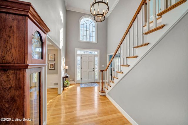 839 Lake Forest Pkwy, Louisville, KY 40245