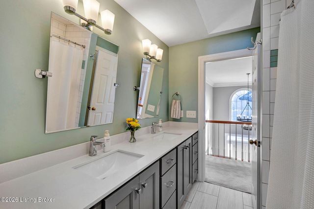 839 Lake Forest Pkwy, Louisville, KY 40245