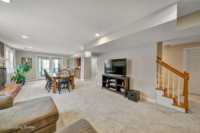 839 Lake Forest Pkwy, Louisville, KY 40245