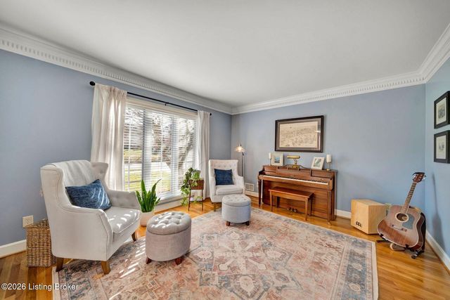 839 Lake Forest Pkwy, Louisville, KY 40245