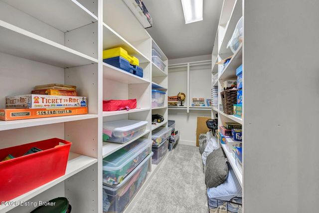 839 Lake Forest Pkwy, Louisville, KY 40245