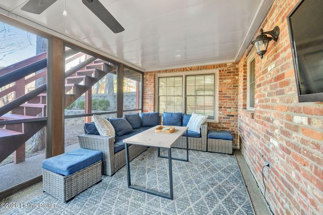 839 Lake Forest Pkwy, Louisville, KY 40245