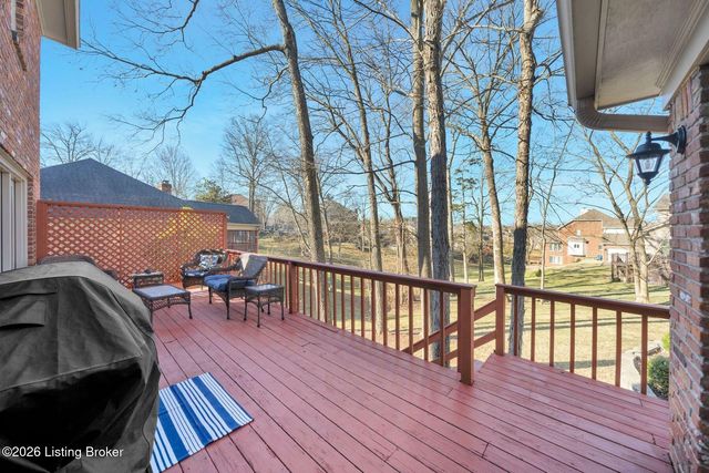 839 Lake Forest Pkwy, Louisville, KY 40245