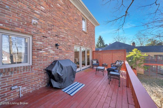 839 Lake Forest Pkwy, Louisville, KY 40245