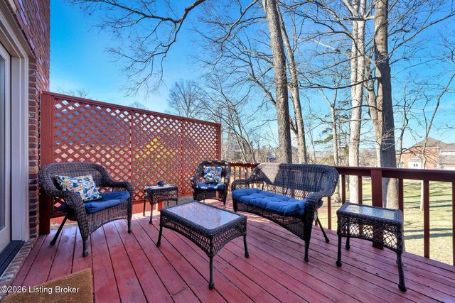 839 Lake Forest Pkwy, Louisville, KY 40245