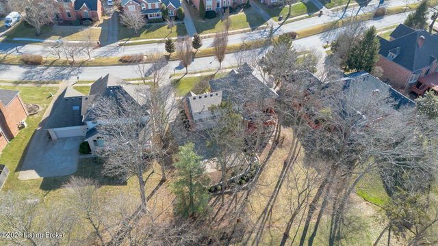 839 Lake Forest Pkwy, Louisville, KY 40245