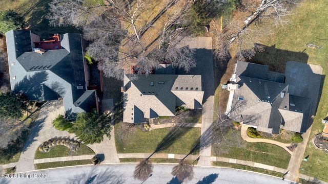 839 Lake Forest Pkwy, Louisville, KY 40245