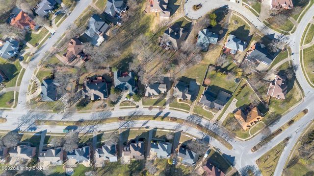 839 Lake Forest Pkwy, Louisville, KY 40245