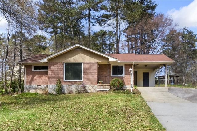 2042 Shady Lane, Tucker, GA 30084