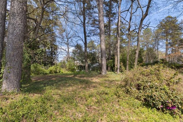 2042 Shady Lane, Tucker, GA 30084