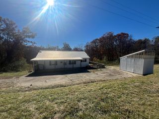 1945 KY-52, Beattyville, KY 41311