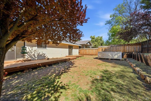 19176 Stonegate Rd, Hidden Valley Lake, CA 95467